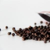 Черный перец — полезный обзор ароматной пряности от А до Я
